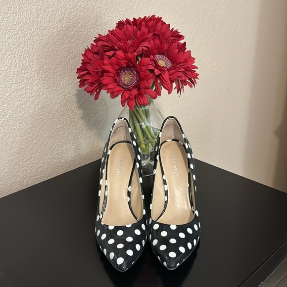 Gorgeous Nine West Polka Dot Pump with a 4” heel. Size 7.5. Worn a few times. - Picture 2 of 7